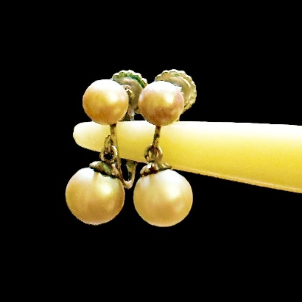 Vintage Faux Creamy Pearl Earrings Dangle Screw Back Silver Tone